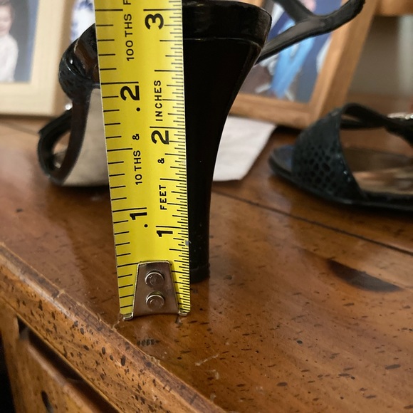 Black leather strappy sandals, 6, Michelle D, - Picture 5 of 6